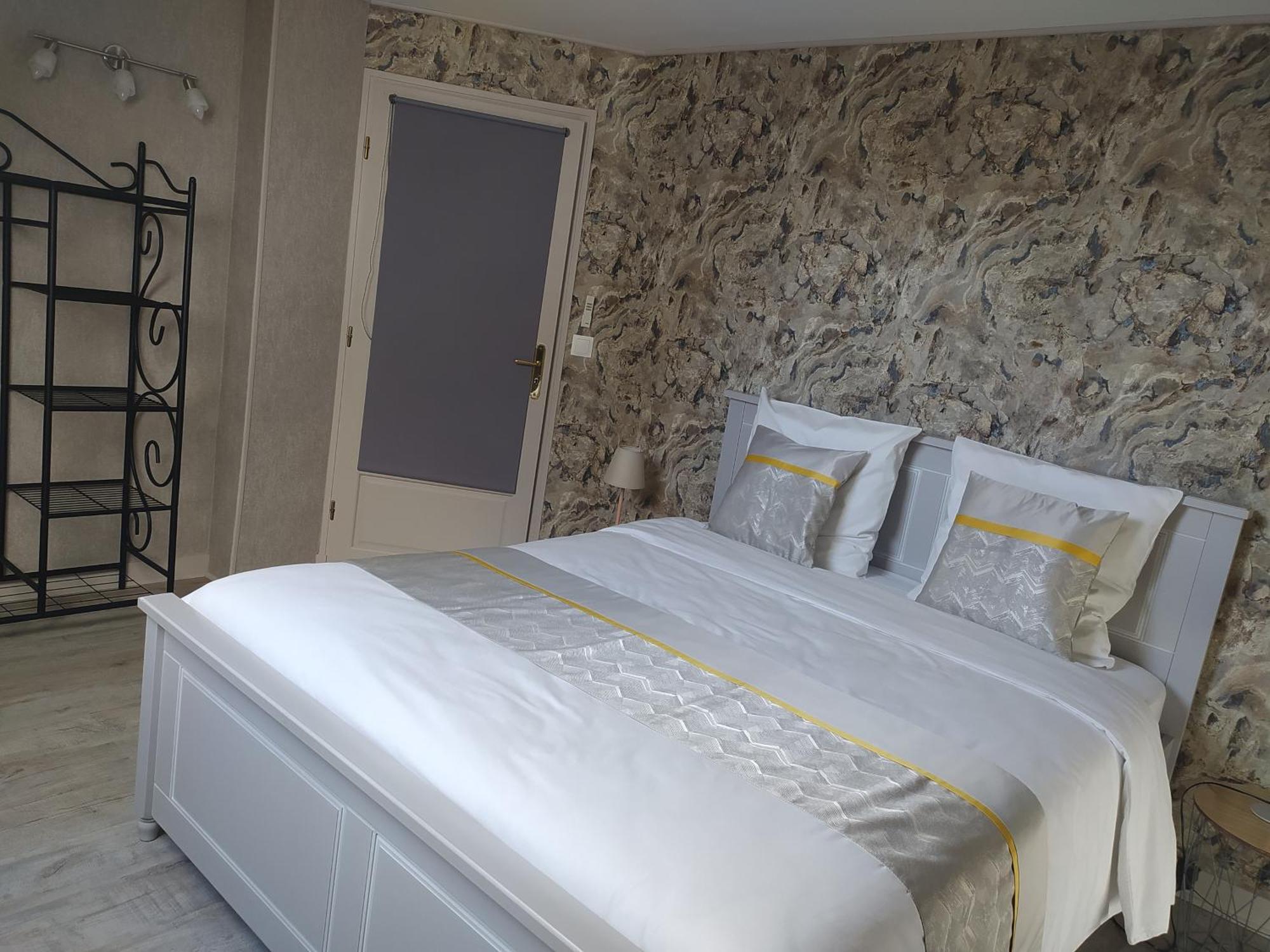 Des Roux Et Des Pious Suite De 35 A 60 M2 Et 3 Chambres Pour Groupe De 2 A 6 Personnes Civray-de-Touraine Eksteriør billede