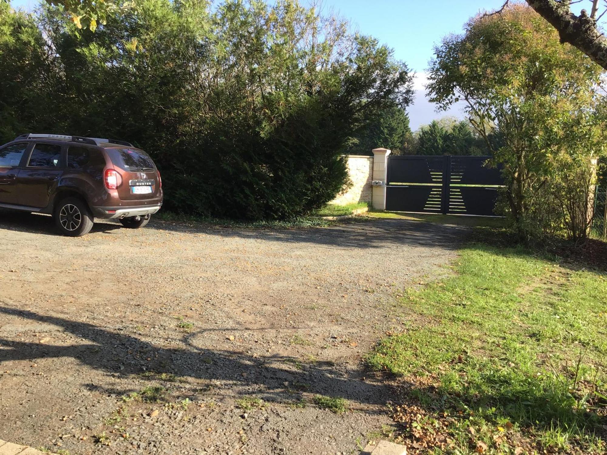 Des Roux Et Des Pious Suite De 35 A 60 M2 Et 3 Chambres Pour Groupe De 2 A 6 Personnes Civray-de-Touraine Eksteriør billede