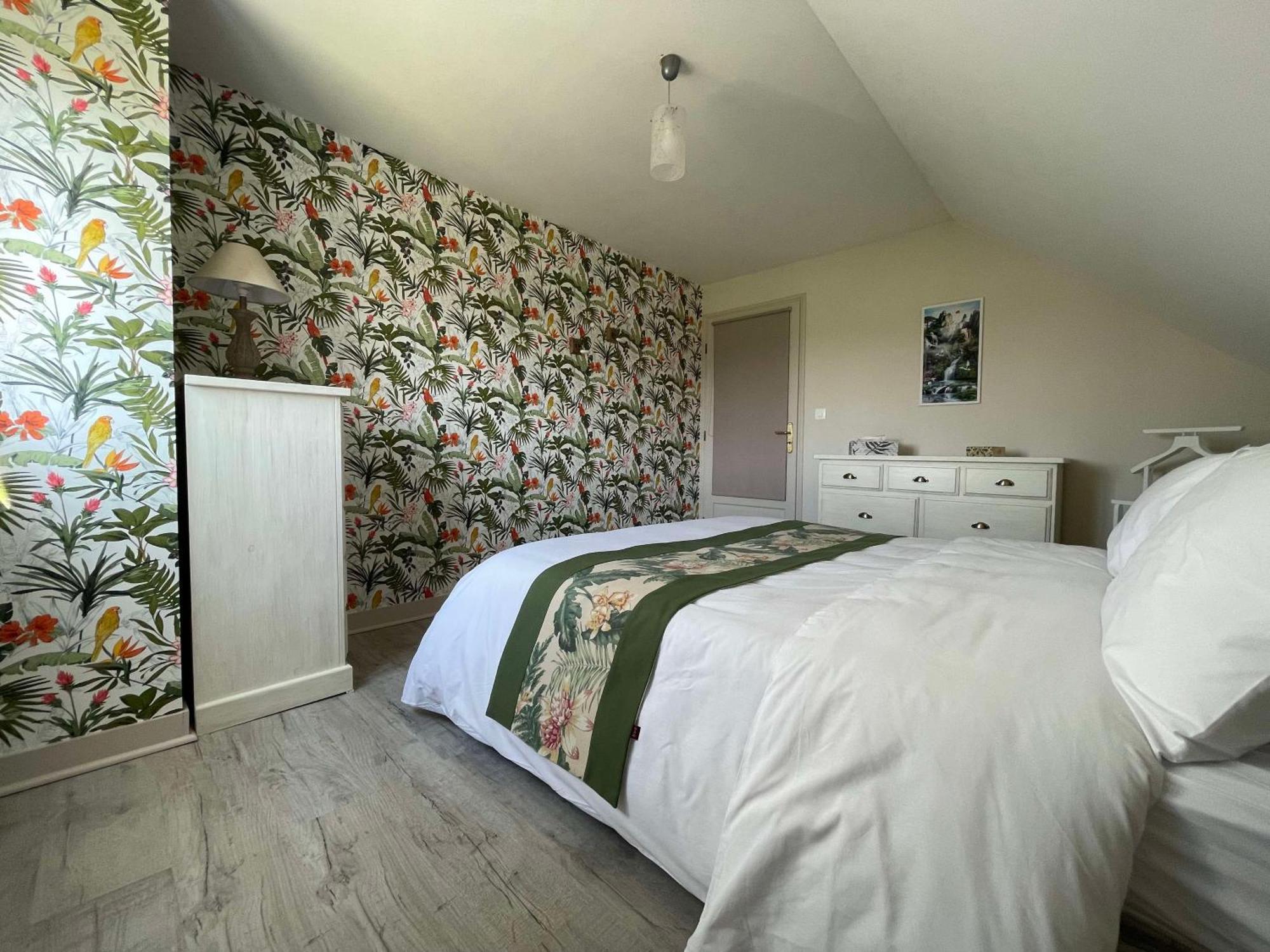 Des Roux Et Des Pious Suite De 35 A 60 M2 Et 3 Chambres Pour Groupe De 2 A 6 Personnes Civray-de-Touraine Eksteriør billede