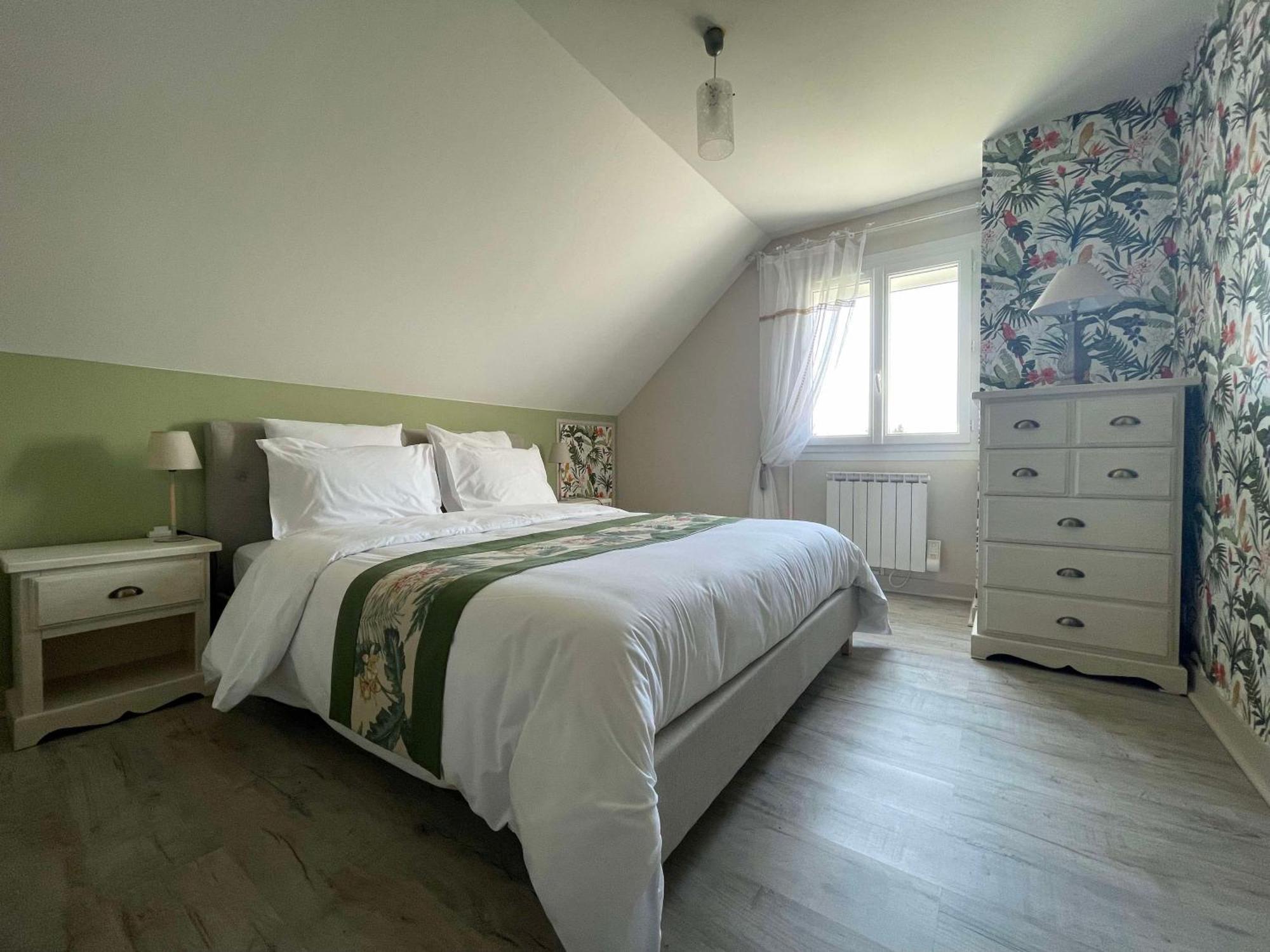 Des Roux Et Des Pious Suite De 35 A 60 M2 Et 3 Chambres Pour Groupe De 2 A 6 Personnes Civray-de-Touraine Eksteriør billede
